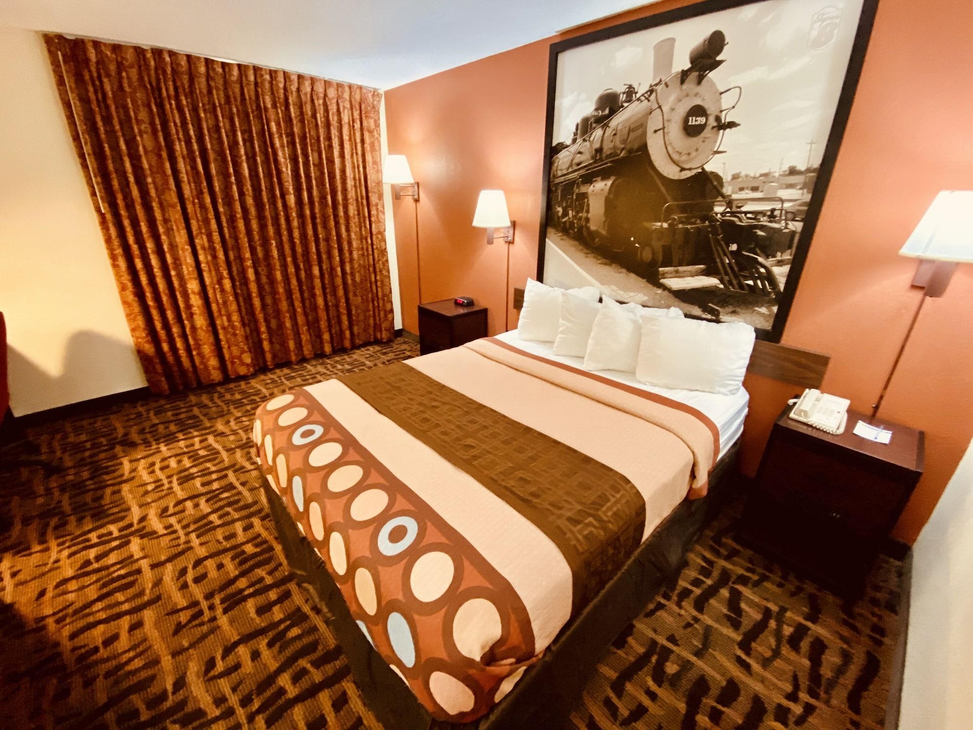 Super 8 By Wyndham Lawrence Ku Hotel Exterior photo