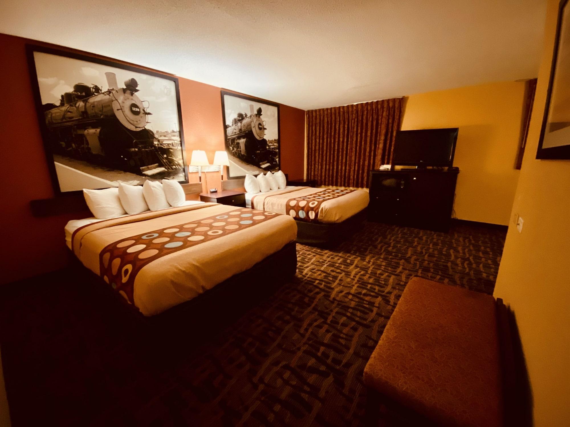 Super 8 By Wyndham Lawrence Ku Hotel Exterior photo