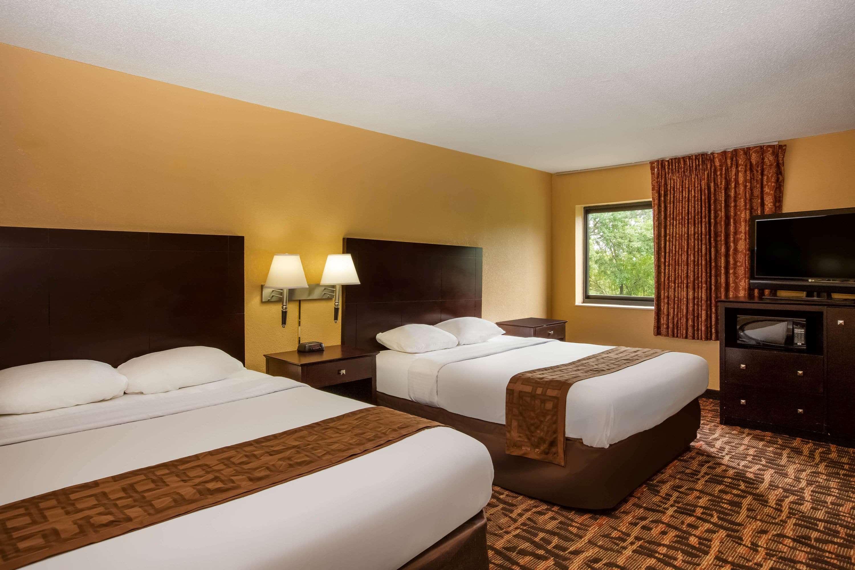 Super 8 By Wyndham Lawrence Ku Hotel Exterior photo